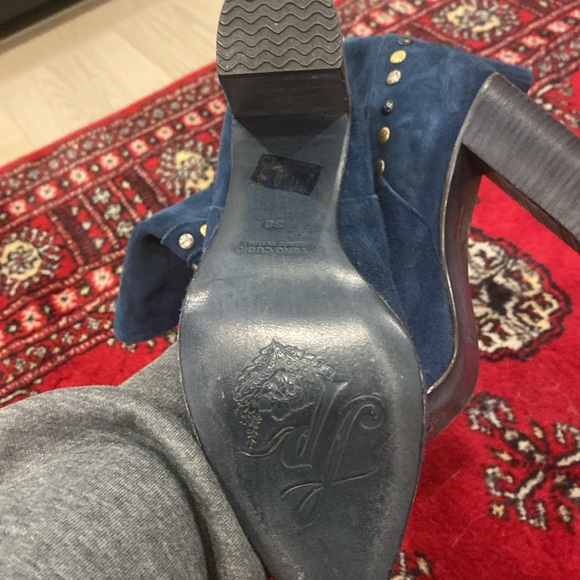 Free Peoplee Dakota Studded boot in Blue Moon- suede NWOB, size 38 - Picture 3 of 5